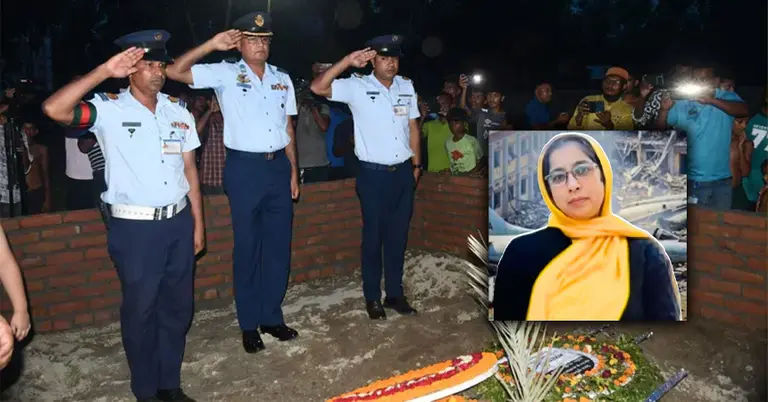 শিক্ষিকা মেহরীনের সমাধিতে পুষ্পস্তবক অর্পণ